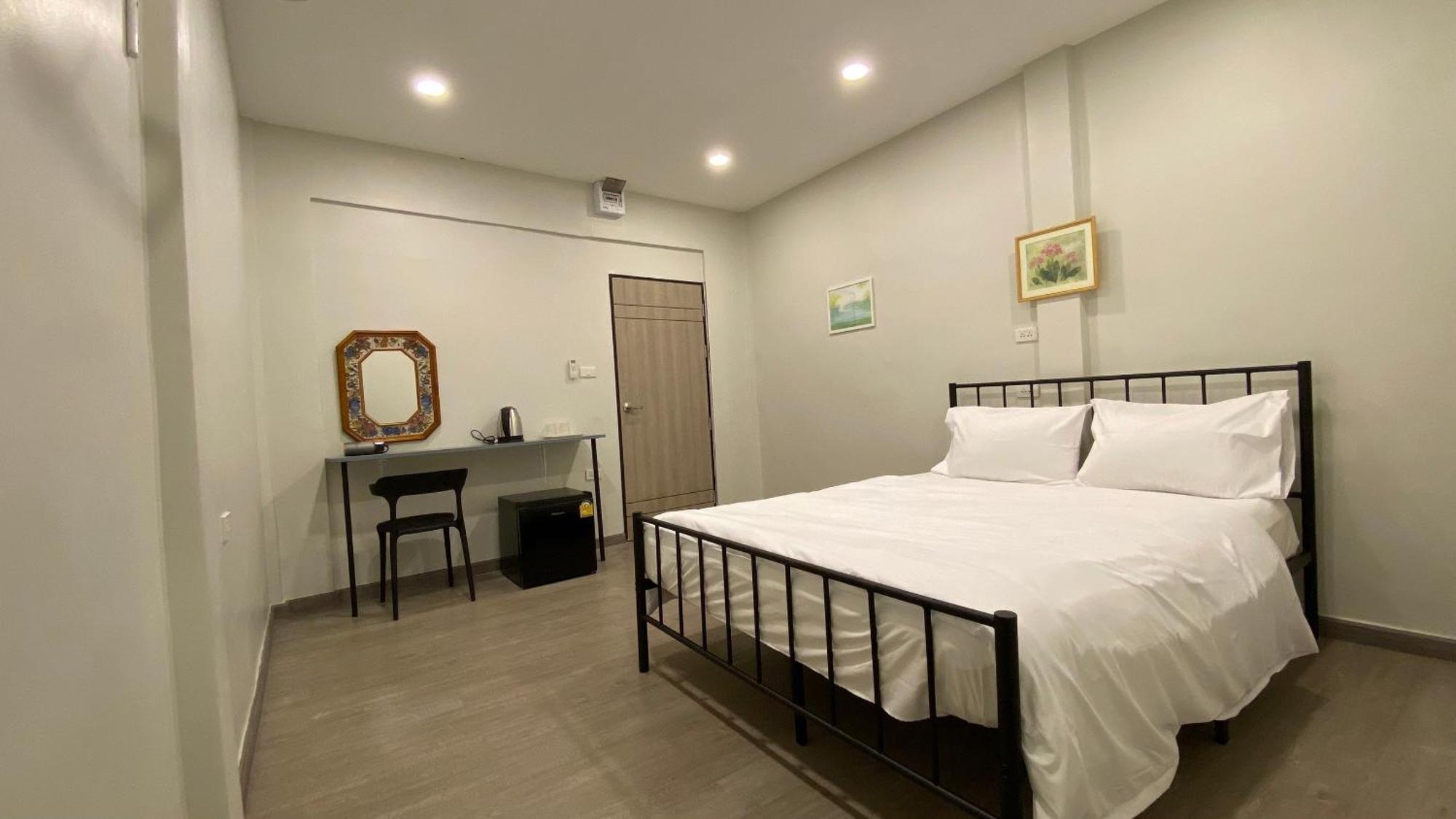 Hidden Dragon X Yaowarat Road Apartment Bangkok Luaran gambar