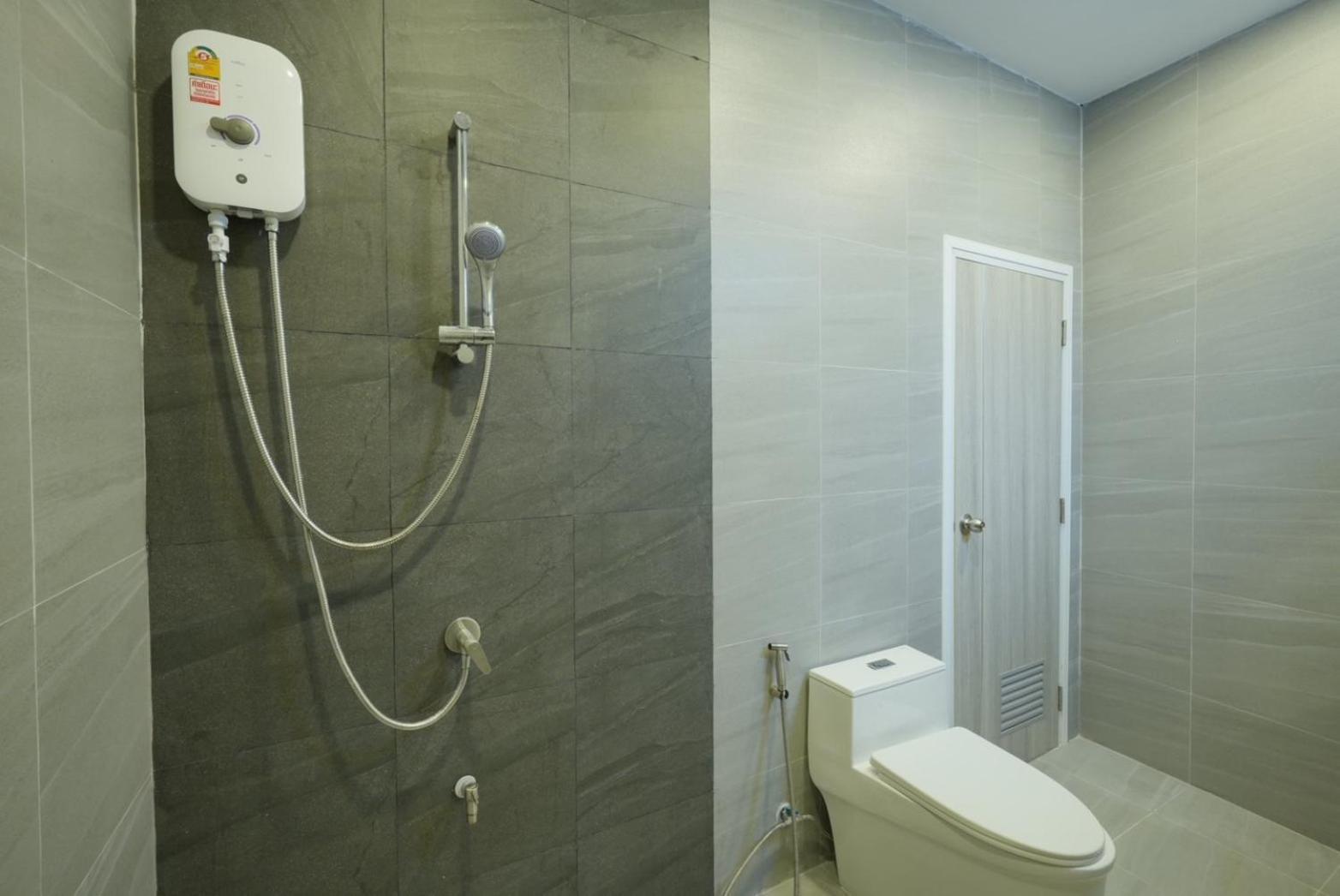 Hidden Dragon X Yaowarat Road Apartment Bangkok Luaran gambar