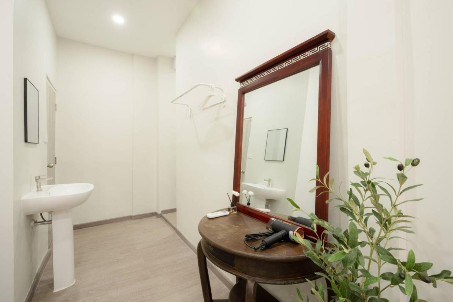 Hidden Dragon X Yaowarat Road Apartment Bangkok Luaran gambar