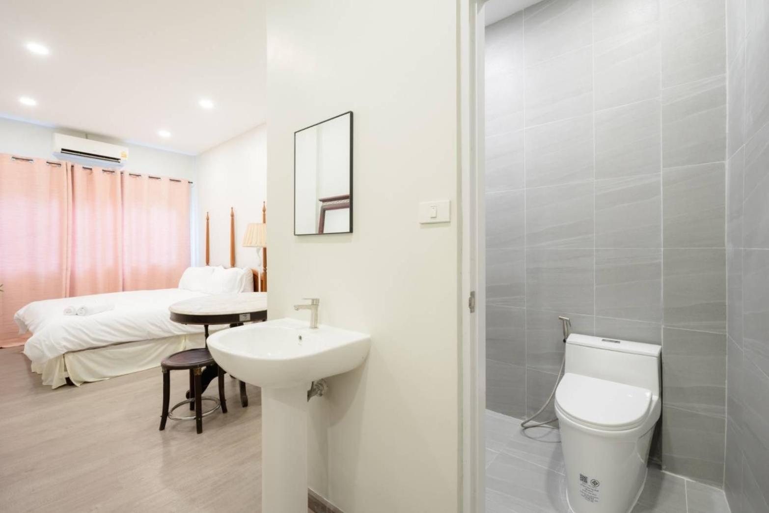 Hidden Dragon X Yaowarat Road Apartment Bangkok Luaran gambar